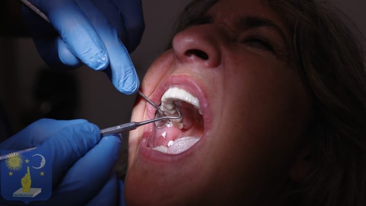 Др Генчев възстанови зъбите на пациентка след тежък пародонтит